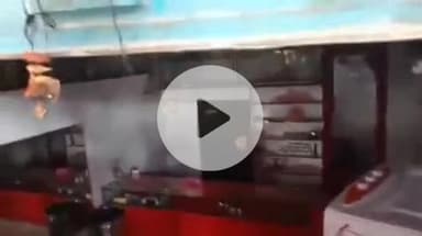 कटेया: भगवतीनगर में चोरों ने आभूषण की दुकान का ताला तोड़कर की चोरी, नकदी और गहने लेकर फरार