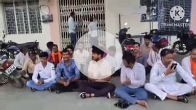 खुरई: उपजमंडी में किसानों का धरना, व्यापारियों द्वारा शेडों पर कब्ज़ा हटवाने की मांग