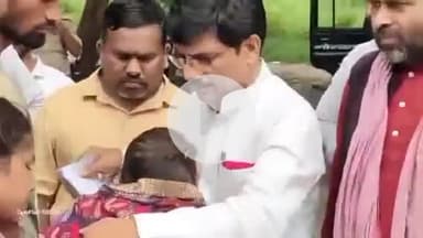 सहजनवा: मलाव चंदाघाट के पास राप्ती नदी में युवक की डूबकर हुई मौत के मामले में सपा जिलाध्यक्ष ने परिजनों के साथ SSP से की शिकायत