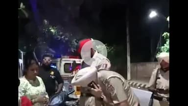 ਜਲੰਧਰ 1: ਗੁਲਾਬ ਦੇਵੀ ਰੋਡ ਵਿਖੇ ਐਕਟੀਵਾ ਤੇ ਆਪਣੇ ਪਰਿਵਾਰ ਦੇ ਨਾਲ ਜਾ ਰਹੀ ਮਹਿਲਾ ਦੇ ਸੋਨੇ ਦੀ ਚੇਨ ਲੁੱਟਖੋ ਕਰਕੇ ਮੋਟਰਸਾਈਕਲ ਸਵਾਰ ਲੁਟੇਰਾ ਹੋਇਆ ਫਰਾਰ