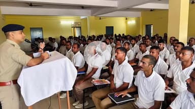 कोल: "कर्तव्यनिष्ठ पुलिसकर्मी बनने की प्रेरणा: पुलिस अधीक्षक ग्रामीण का रिक्रूट आरक्षियों को संदेश"