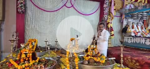 बाबई: माखन नगर: चातुर्मास में श्री दादाजी महाराज के 51 दिवसीय भव्य दरबार बखंड महायज्ञ कार्यक्रम में माखन नगर विधायक शामिल हुए