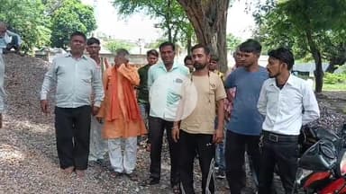 कोल: भोजपुर के पास सड़क पार कर रहे युवक की अज्ञात वाहन की टक्कर से हुई मौत, पुलिस ने कराया शव का पोस्टमार्टम