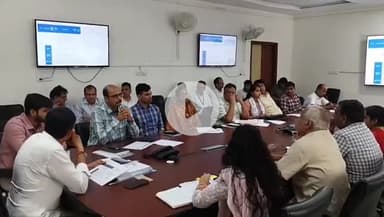 बड़गांव: कलेक्टर नमित मेहता की अध्यक्षता में कलेक्ट्रेट स्थित सभागार में आयोजित हुई साप्ताहिक समीक्षा बैठक