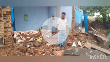 सिसई: सिसई नई बस्ती में भारी बारिश से नई बस्ती के सदर का घर और बाउंड्री गिरी