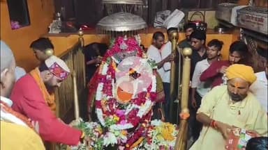 कादीपुर: बिजेथुआ महावीरन पावन धाम पर भव्य विशाल मेला लगा, श्रद्धालु कड़ी सुरक्षा के बीच कर रहे हैं पूजन-अर्चन