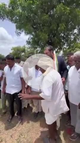 జడ్చర్ల: కుచ్చరక్కల్ గ్రామంలో కుక్కల దాడిలో 15 మేక పిల్లలు మృతి, మల్లయ్యకు ఆర్థికసాయం అందించిన ఎమ్మెల్యే అనిరుధ్ రెడ్డి