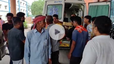 बेतिया: गोवर्धना में भालू के हमले में व्यक्ति गंभीर रूप से घायल, जीएमसीएच में भर्ती, हालत चिंताजनक होने पर पटना रेफर