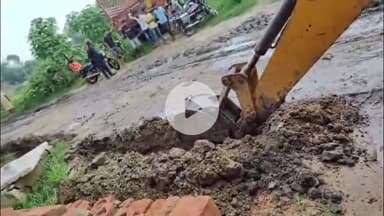 जलेसर: जलेसर के नगला गडरिया में जल भराव की समस्या का निदान, खबर चलने के बाद प्रशासन ने कार्य कराया प्रारंभ, वीडियो आया सामने