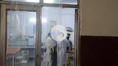 रामपुर: सेजनी नानकार में अज्ञात कारणों से पांच लोगों ने एक युवक को धारदार हथियार से पीटकर किया घायल, पुलिस ने मेडिकल के लिए भेजा