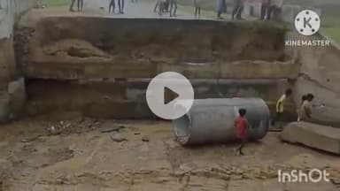 कोरबा: भारी बारिश में खोरंगपारा पुलिया का एक हिस्सा बह गया, ग्रामीणों को हो रही है काफी परेशानी