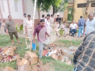 गोगरी: विभिन्न थानों में ज़ब्त शराब का गोगरी थाना में विनिष्टिकरण किया गया, दंडाधिकारी भी मौजूद रहे