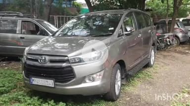 उज्जैन शहर: माधव नगर पुलिस ने एक ही नंबर की दो इनोवा कारें पकड़ीं