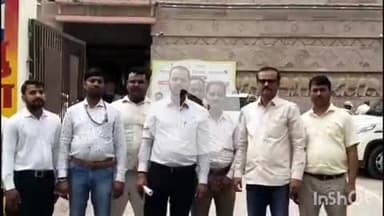 फेरी पटरी ठेला व्यवसायियों के उत्पीड़न पर नगर आयुक्त को सौंपा गया ज्ञापन