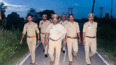 गभाना: कांवड़ यात्रा के दौरान अलीगढ़ पुलिस ने सुरक्षा और यातायात व्यवस्था बनाए रखने के लिए पैदल गश्त कर चलाया अभियान