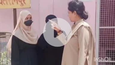 तुलसीपुर: तुलसीपुर थाना क्षेत्र में बीट पुलिस अधिकारियों ने महिलाओं को सुरक्षा और साइबर अपराध के प्रति किया जागरूक