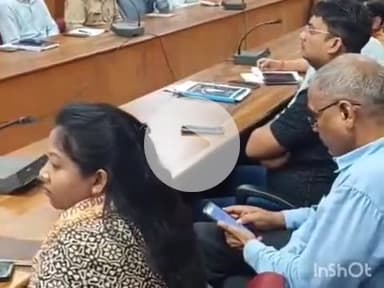 श्योपुर: सीएम हेल्पलाइन में लापरवाही पर दो सचिव निलंबित, 7 उपयंत्री, 3 एडीईओ व 13 पंचायत सचिवों को नोटिस