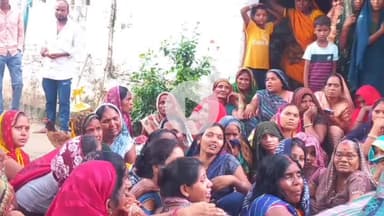 शाहगंज: गिरधरपुर गांव में करंट से लाइनमैन की मौत, ग्रामीणों ने सड़क जाम कर किया विरोध