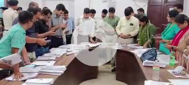 पूर्णिया पूर्व: सदर अनुमंडल कार्यालय में गणना प्रपत्र अपलोडिंग के कार्य का किया गया स्थलीय निरीक्षण