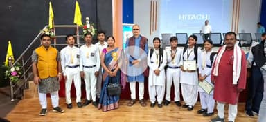 सिमडेगा: सरस्वती शिशु विद्या मंदिर, सलडेगा के मेधावी छात्र रांची में हुए सम्मानित