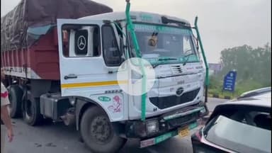 हांसी: हांसी में स्कूल जा रही महिला टीचर की कार और ट्रक की भिड़ंत, एयरबैग से बची जान, डायल 112 पर पहुंची पुलिस