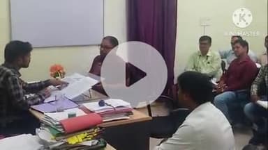 बक्सर: विद्युत कार्यपालक अभियंता ने सुपरवाइजर के साथ की बैठक, उपभोक्ताओं को समय पर बिल देने के दिए निर्देश