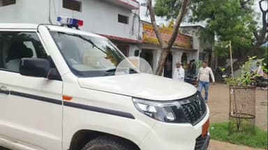 सीकरी: उपखंड अधिकारी ने सीकरी नगर में कई दफ्तरों का किया औचक निरीक्षण, समय पर नहीं पहुंचे कर्मचारियों में मची खलबली