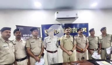 स्लीमनाबाद: बेहतरीन कार्यवाही के लिए एसपी ने स्लिमाबाद थाना प्रभारी को किया सम्मानित, कुठला थाने के एसआई सौरभ सोनी भी सम्मानित