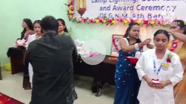 बक्सर: सरकारी जीएनएम प्रशिक्षण संस्थान में कैपिंग एवं ओथ सेरेमनी आयोजित, छात्राओं को नैतिकता का पाठ पढ़ाया गया