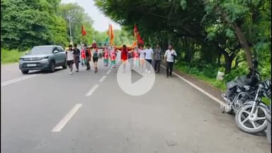 बरेली: समाजवादी पार्टी की पीडीए कावड़ यात्रा पहुंची बरेली, कार्यकर्ताओं और नेताओं ने किया भव्य स्वागत