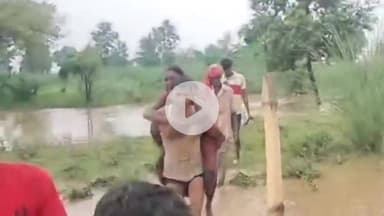 रोहतास: सोन नदी की बाढ़ में फंसी महिला का किया गया सफल रेस्क्यू