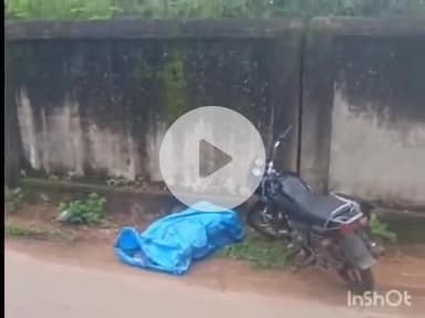 बल्देवगढ़: बल्देवगढ़ में मंगल भवन के पास अवैध शराब ले जा रहे आरोपी शराब और बाइक छोड़कर भागे, पुलिस मौके पर पहुंची