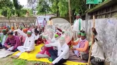 बहराइच: कलेक्ट्रेट स्थित धरना स्थल पर भारतीय किसान यूनियन के पदाधिकारियों ने किया धरना प्रदर्शन, मजिस्ट्रेट को सौंपा ज्ञापन