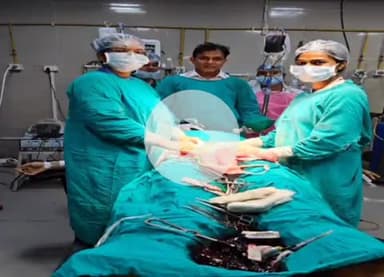 सुल्तानपुर: मेडिकल कॉलेज में डॉक्टरों ने किया अनोखा ऑपरेशन, मरीज की जान बचाई
