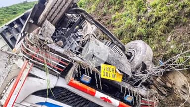 चिन्यालीसौड़: अदनी रौंतल मोटर मार्ग पर एक वाहन दुर्घटनाग्रस्त, एक व्यक्ति की हुई मौत