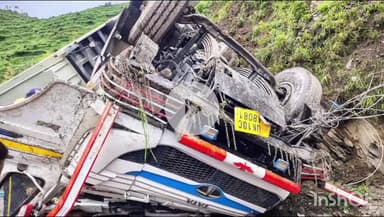 चिन्यालीसौड़: चिन्यालीसौड़ के अदनी रौंतल मोटर मार्ग पर एक वाहन दुर्घटना ग्रस्त, हादसे में एक व्यक्ति की मौके पर हुई मौत