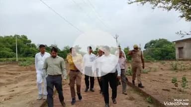 खबर औरैया से जिला अधिकारी इंद्रमणि त्रिपाठी ने शिखरना में गौशाला का किया अचौक निरीक्षण