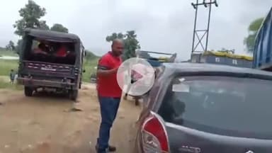 माडा: बंधौरा चौकी क्षेत्र में हाईवा वाहन ने बकरी को कुचला, ग्रामीणों ने सड़क पर लगाया जाम