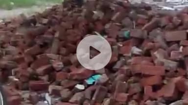 अक्कलकुवा: मिठयाफळी येथे जि.प.शाळा क्र.2ची इमारत शासनाची परवानगी न घेता परस्पर तोडणाऱ्या विरुद्ध कारवाई करण्याची ग्रामस्थांची मागणी