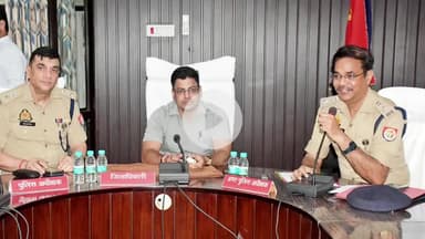 रामपुर: गुरुवार को पुलिस लाइन सभागार में डीएम और एसपी की मौजूदगी में व्यापारी संगठनों के साथ बैठक का आयोजन किया गया