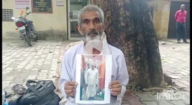 प्रतापगढ़: रामपुर कोटवा गांव में कूटरचित दस्तावेज के जरिए विपक्षी का नाम खतौनी में दर्ज, जिला कचेहरी में धरने पर बैठे बुजुर्ग