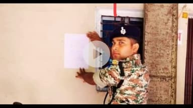 नबीनगर: बड़ेम में फरार अभियुक्त के घर पर चस्पाया गया इश्तेहार