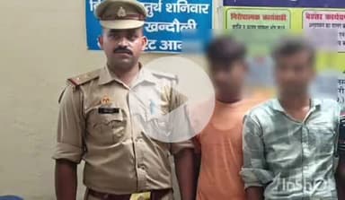 एत्मादपुर: ताश के पत्तों से हार-जीत की बाजी लगाकर जुआ खेलने वाले 5 अभियुक्तों को बास मोहन सहाय से किया गिरफ्तार