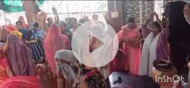 बारां: शहर की उत्तम कॉलोनी में उत्तमेश्वर महादेव मंदिर पर चल रही संगीतमय शिव महापुराण की कथा में महिलाएं भजनों पर झूमी