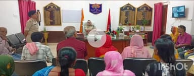 बेगूसराय: कार्यालय कक्ष में एसपी मनीष ने लगाया जनता दरबार, 32 फरियादियों की सुनी फरियाद