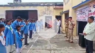 देहरादून: एसएसपी देहरादून के निर्देशों पर दून पुलिस ने चलायी जागरूकता पाठशाला