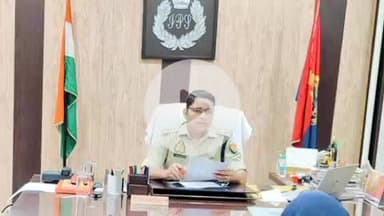 करनैलगंज: चूंटीपुर में किशोरी की आत्महत्या मामले में एसपी ने चौकी प्रभारी को किया लाइन हाजिर