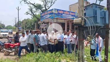 धनवार: भाजपा नेता ने ट्रांसफार्मर का उद्घाटन किया, लोगों की समस्याएं सुनीं