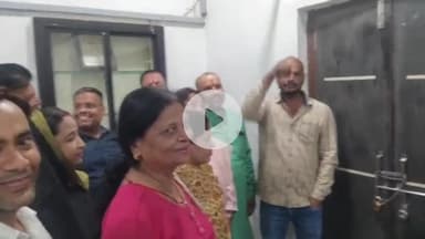 बीना: नगर पालिका परिषद में अल्टीमेटम के बाद सीएमओ कार्यालय में तालाबंदी, मुरादाबाद के नारे लगे