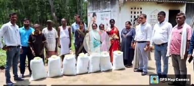 इचाक: बलसगरा के झूमरी महुवा बिरहोर टोला का बीडीओ व सीओ ने किया औचक निरीक्षण